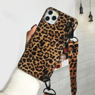 Carcasa con Correa Animal Print